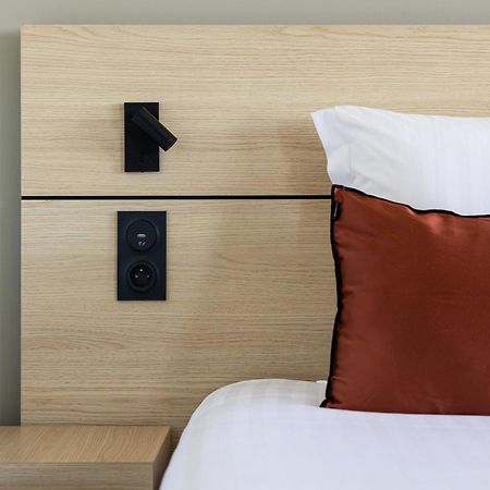 Hotel Akena Troyes - La Chapelle St-Luc Les Noes-pres-Troyes エクステリア 写真