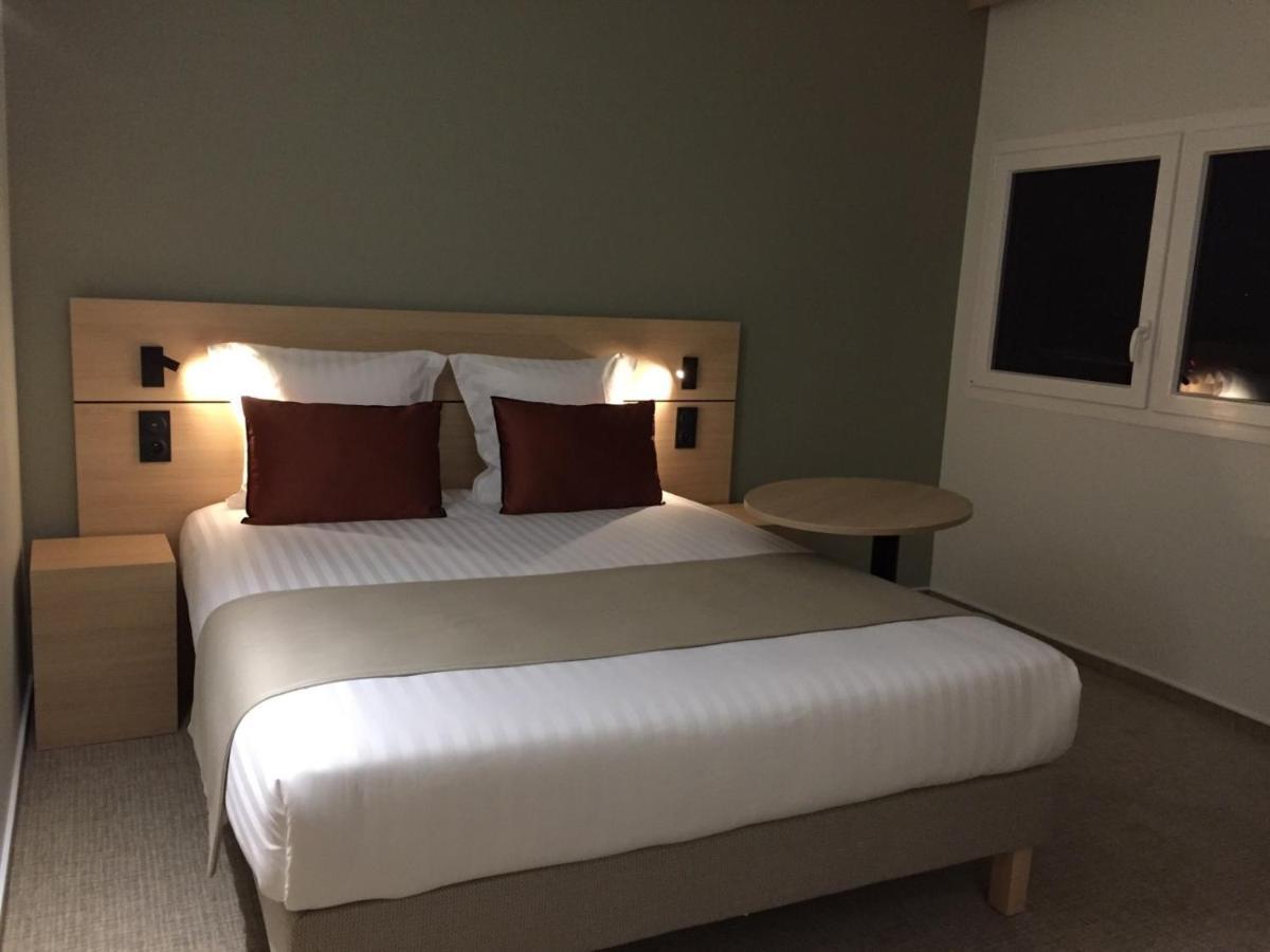 Hotel Akena Troyes - La Chapelle St-Luc Les Noes-pres-Troyes エクステリア 写真