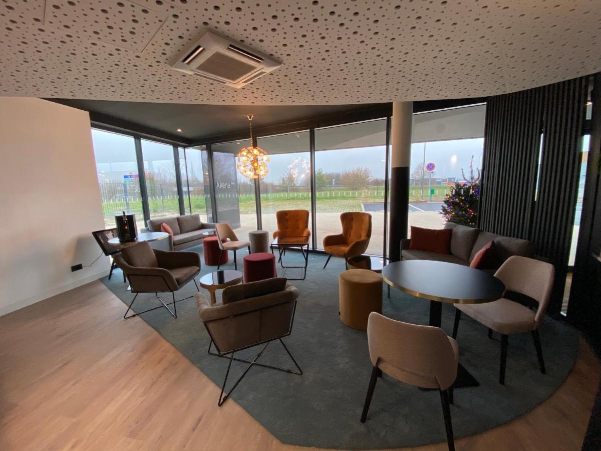 Hotel Akena Troyes - La Chapelle St-Luc Les Noes-pres-Troyes エクステリア 写真