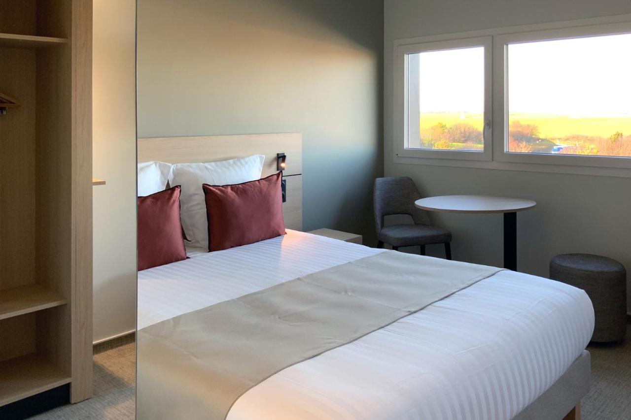 Hotel Akena Troyes - La Chapelle St-Luc Les Noes-pres-Troyes エクステリア 写真