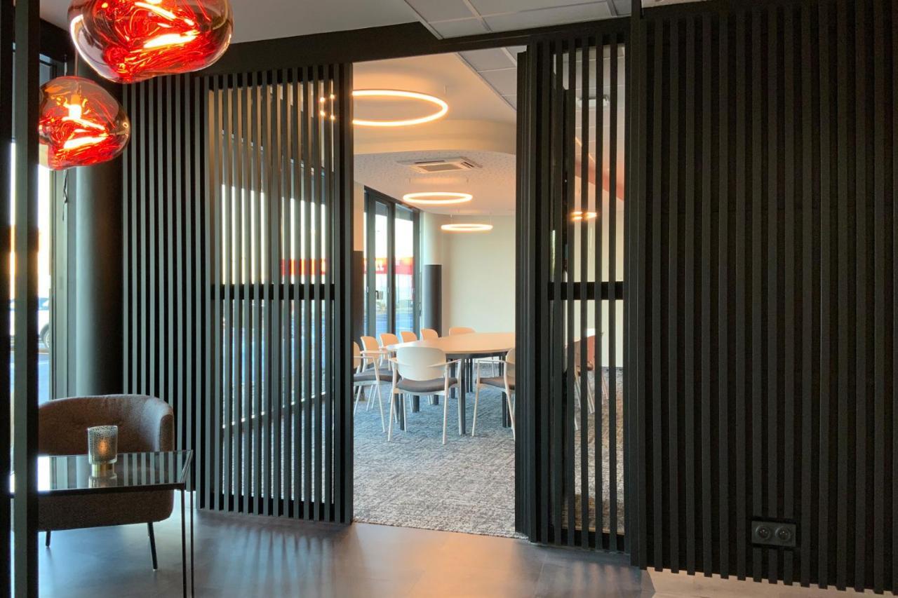 Hotel Akena Troyes - La Chapelle St-Luc Les Noes-pres-Troyes エクステリア 写真