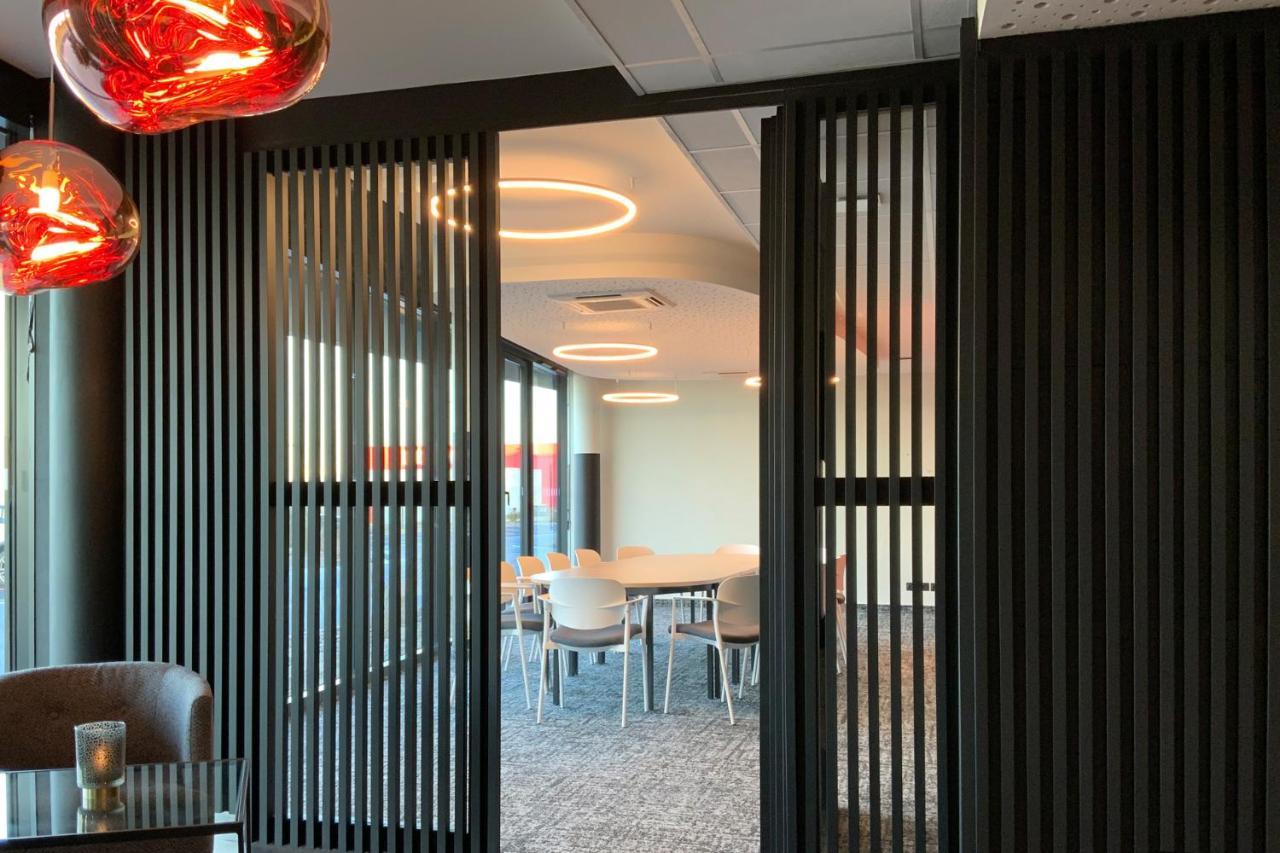Hotel Akena Troyes - La Chapelle St-Luc Les Noes-pres-Troyes エクステリア 写真