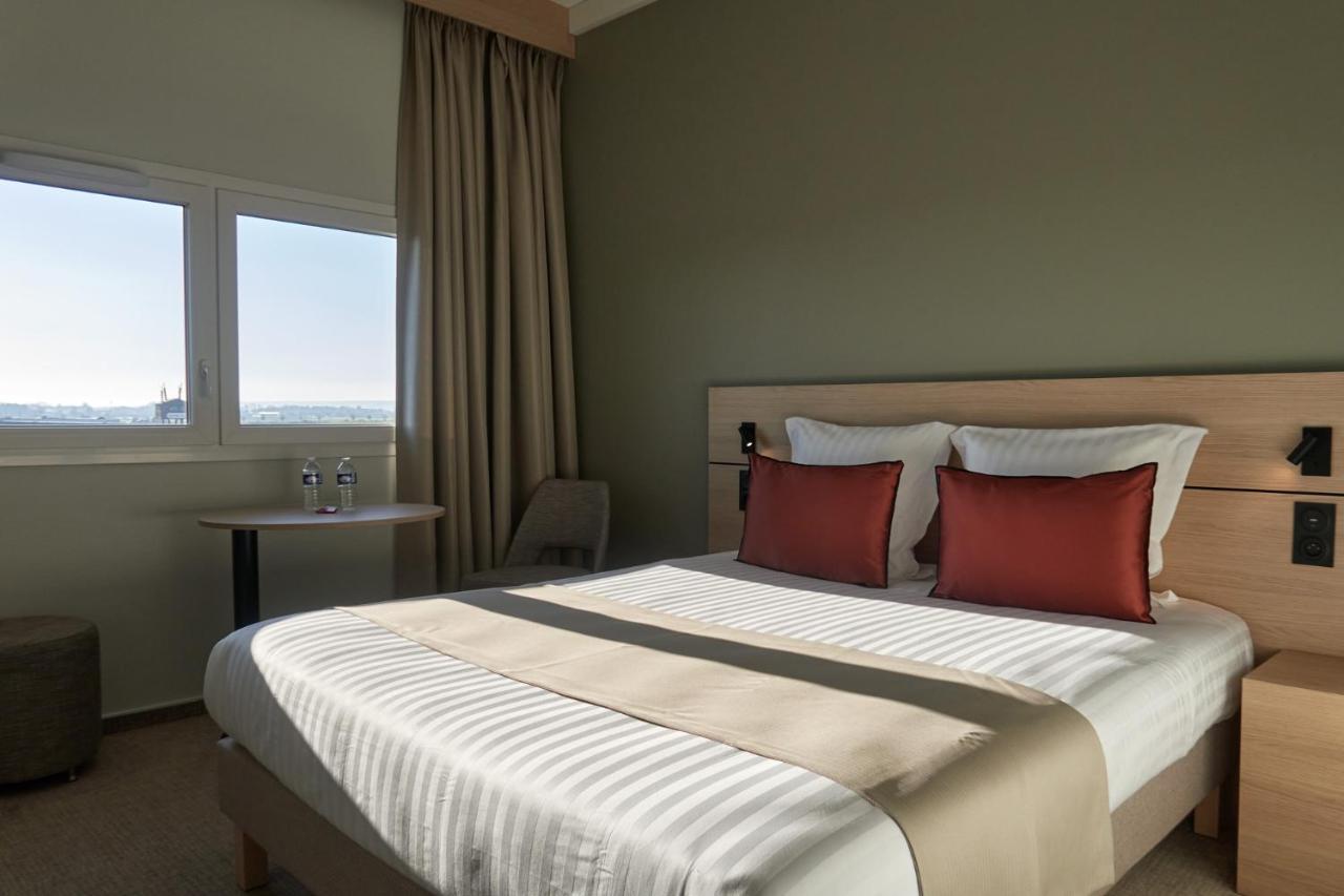 Hotel Akena Troyes - La Chapelle St-Luc Les Noes-pres-Troyes エクステリア 写真