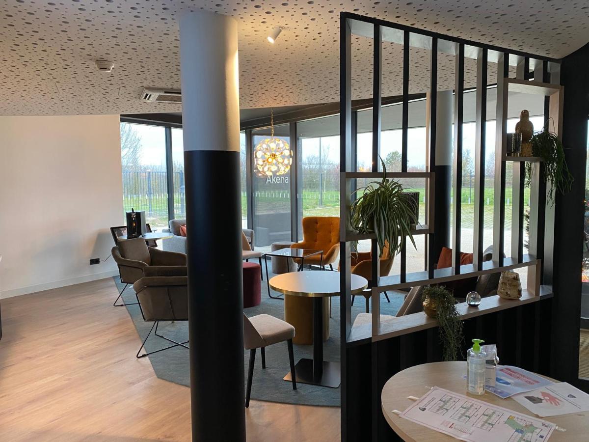 Hotel Akena Troyes - La Chapelle St-Luc Les Noes-pres-Troyes エクステリア 写真