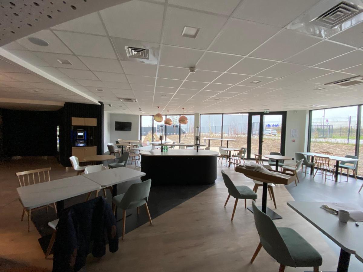 Hotel Akena Troyes - La Chapelle St-Luc Les Noes-pres-Troyes エクステリア 写真