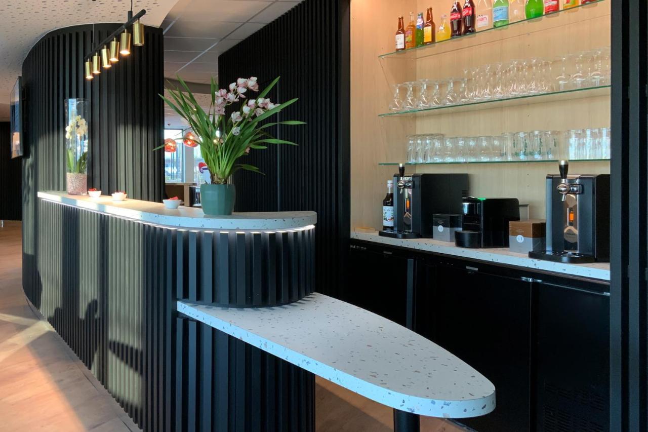 Hotel Akena Troyes - La Chapelle St-Luc Les Noes-pres-Troyes エクステリア 写真