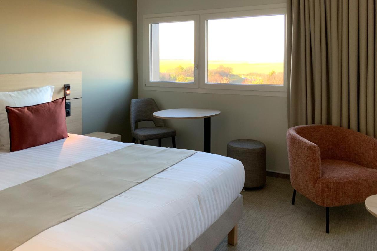 Hotel Akena Troyes - La Chapelle St-Luc Les Noes-pres-Troyes エクステリア 写真