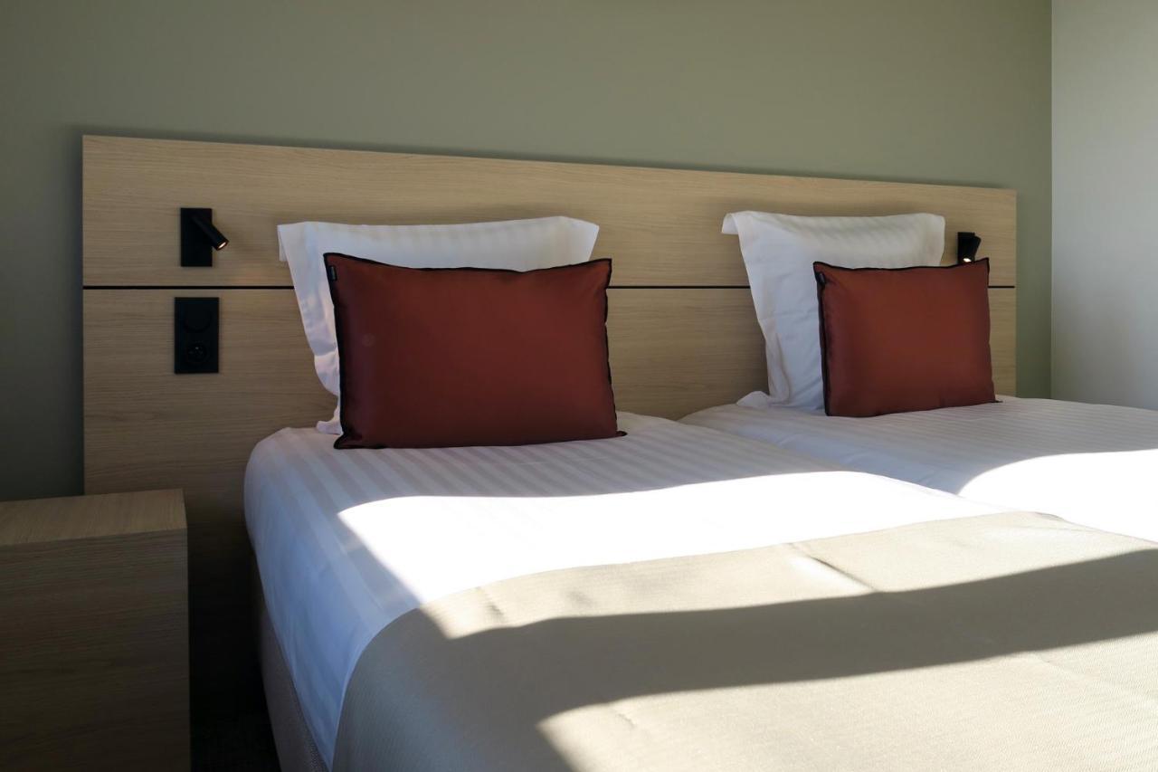 Hotel Akena Troyes - La Chapelle St-Luc Les Noes-pres-Troyes エクステリア 写真