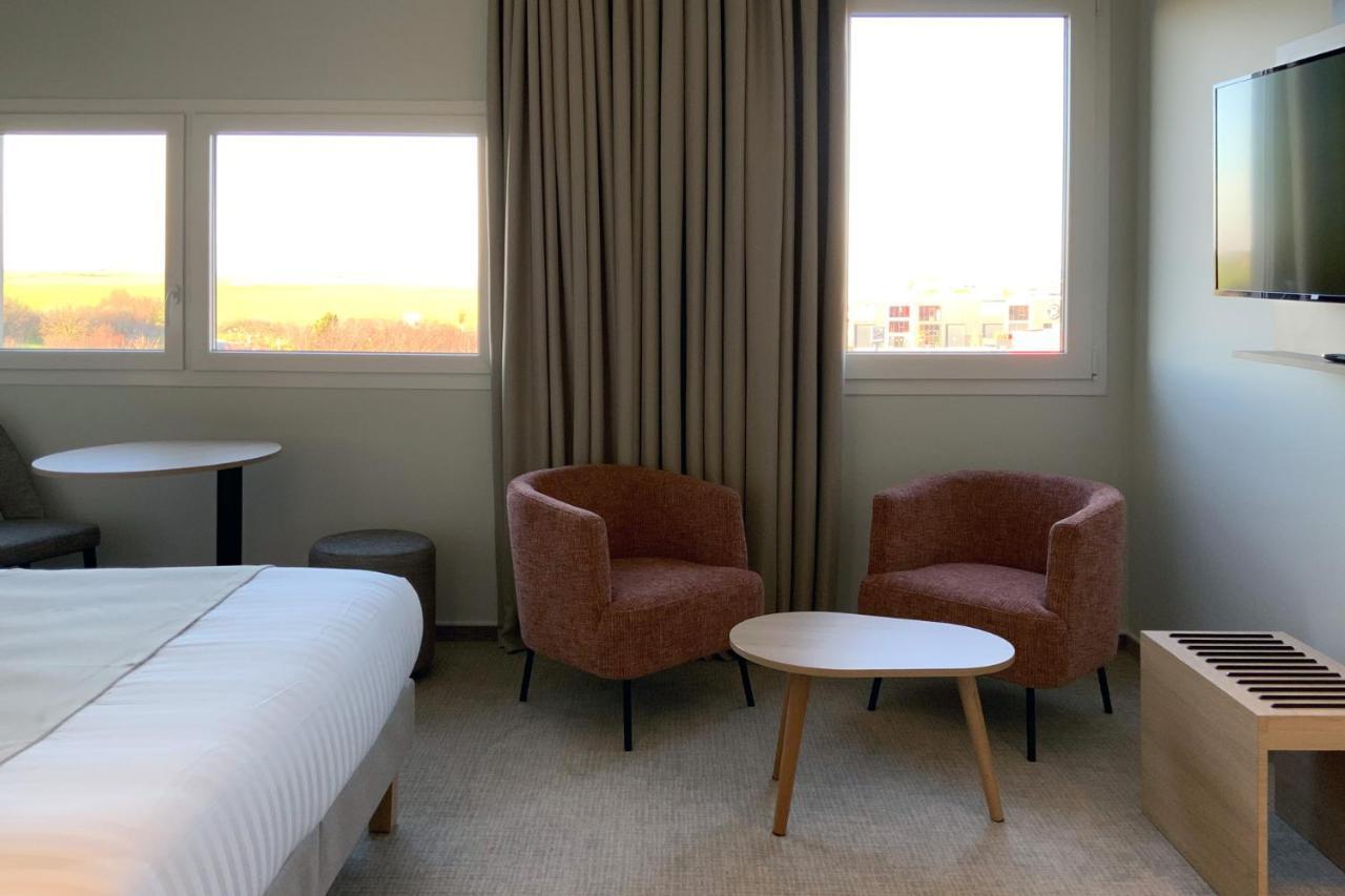 Hotel Akena Troyes - La Chapelle St-Luc Les Noes-pres-Troyes エクステリア 写真