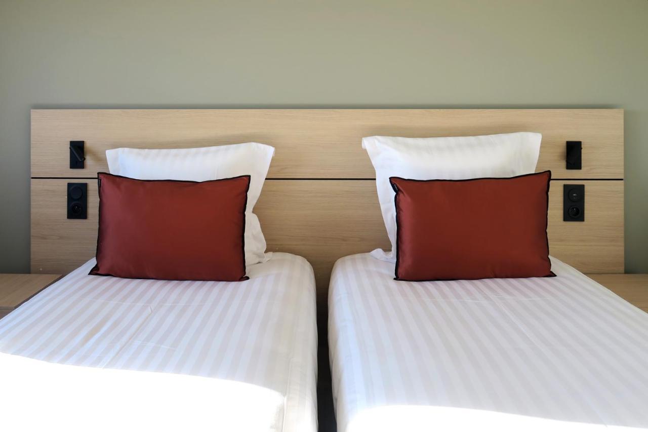 Hotel Akena Troyes - La Chapelle St-Luc Les Noes-pres-Troyes エクステリア 写真